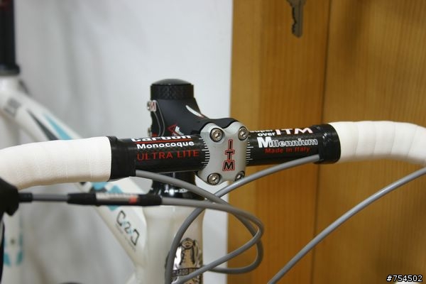 River的白色BIANCHI