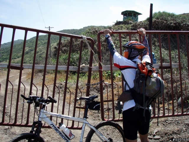 台灣海岸的最後一片淨土-阿塱壹古道(一段車騎人多於人騎車的路線)