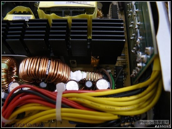 [測試]Enermax 保銳 魔族525w 模組化電源供應器 重裝上陣!