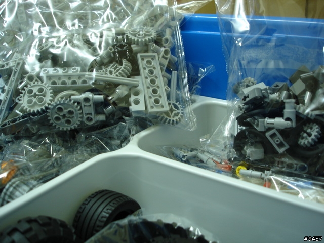 [開箱]偷玩小孩玩具~~樂高機器人教育版(LEGO MINDSTORMS NXT 9797)+補充零件套件9648