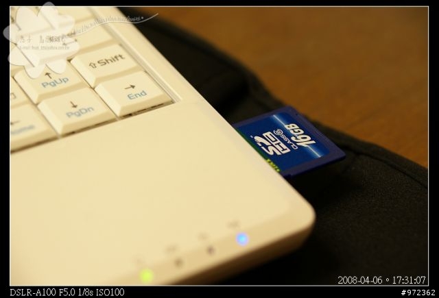 [開箱文] WindowsXP版的EeePC - 裝 RAM 篇