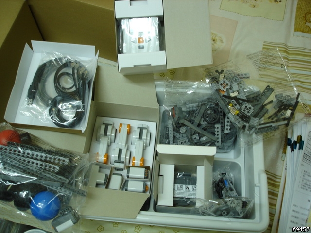 [開箱]偷玩小孩玩具~~樂高機器人教育版(LEGO MINDSTORMS NXT 9797)+補充零件套件9648