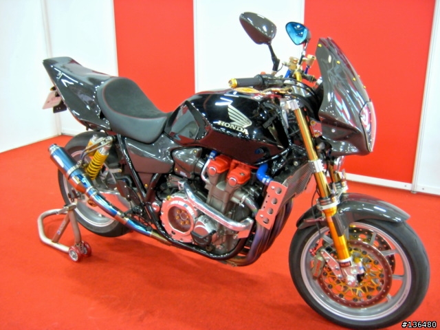 [分享]2008世貿機車展!!(小心~近百張圖)