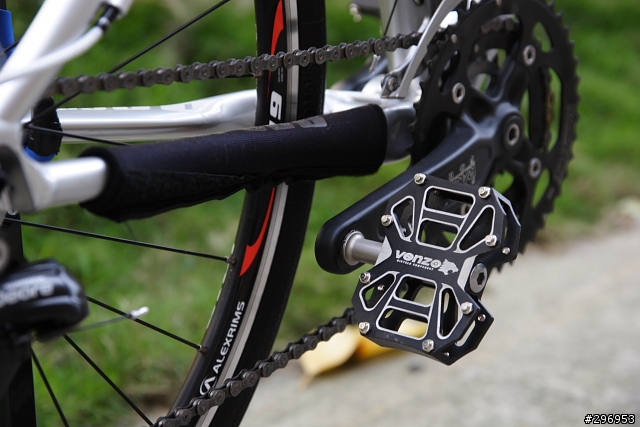 [分享] 還在煩腦該怎麼幫女王選登山車嗎? 看看這台橘銀色Dorcus組裝車吧!