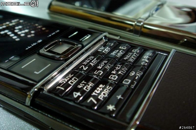 [分享]  Nokia 8800 Sapphire Arte  & 換機經驗分享