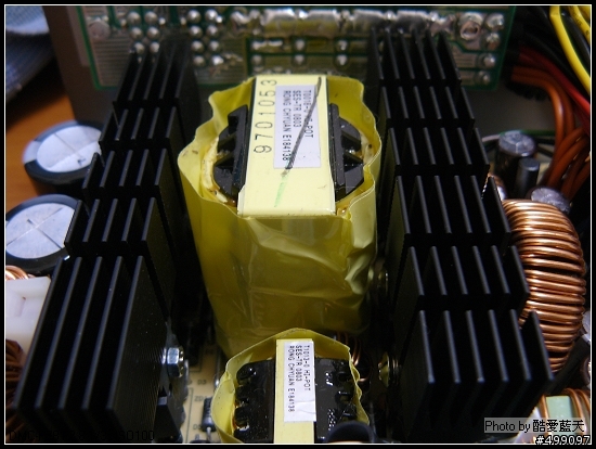 [測試]Enermax 保銳 魔族525w 模組化電源供應器 重裝上陣!