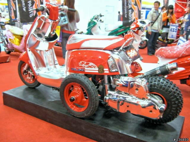 [分享]2008世貿機車展!!(小心~近百張圖)