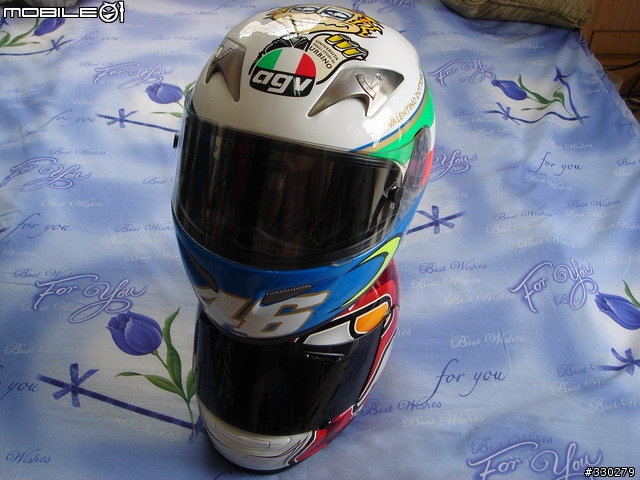 [分享]給女友最好的-AGV TI-TECH IL LAUREATO博士帽(4/28更新)
