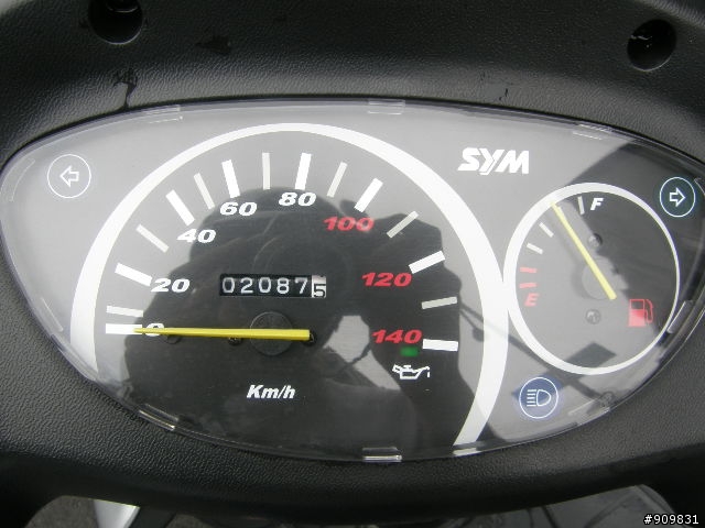 [分享] 低調高手125R~
