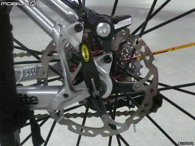 [分享]低調的華麗BMC team elite 02 年度心得報告 AND 08"FOX F100 RLC AND 08"XTR CARBON 後變