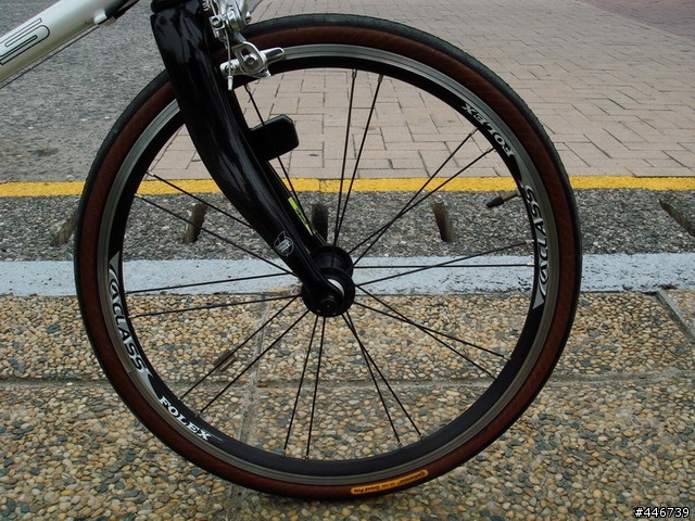 〔開箱文〕20吋小徑車輪組的另一選擇：司百客Sparco v20