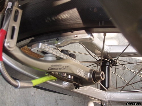 birdy鳥車18吋輪胎改20吋用到的v夾煞車延長座照片分享