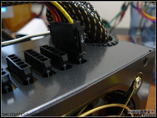 [測試]Enermax 保銳 魔族525w 模組化電源供應器 重裝上陣!