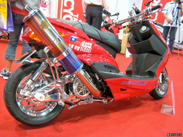 [分享]2008世貿機車展!!(小心~近百張圖)