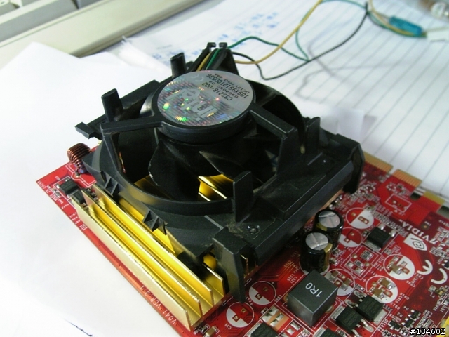 微星7300GT 散熱改裝 直上P4 原廠風扇(笑)