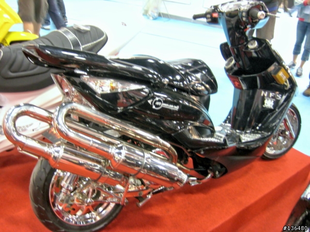 [分享]2008世貿機車展!!(小心~近百張圖)
