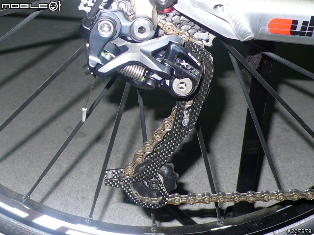 [分享]低調的華麗BMC team elite 02 年度心得報告 AND 08"FOX F100 RLC AND 08"XTR CARBON 後變