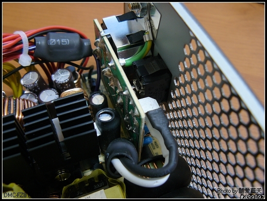 [測試]Enermax 保銳 魔族525w 模組化電源供應器 重裝上陣!
