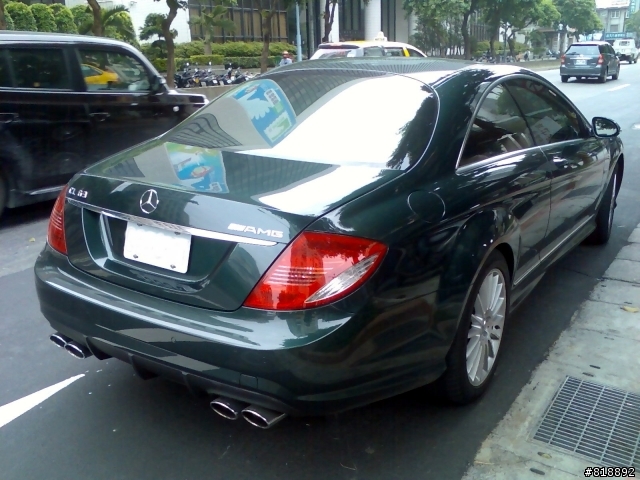 今天吃午飯巧遇Mercedes-Benz CL63 AMG
