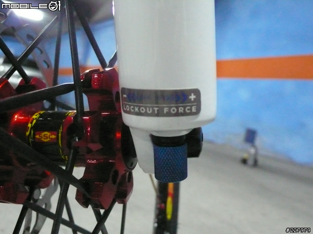 [分享]低調的華麗BMC team elite 02 年度心得報告 AND 08"FOX F100 RLC AND 08"XTR CARBON 後變