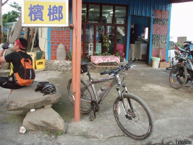 台灣海岸的最後一片淨土-阿塱壹古道(一段車騎人多於人騎車的路線)
