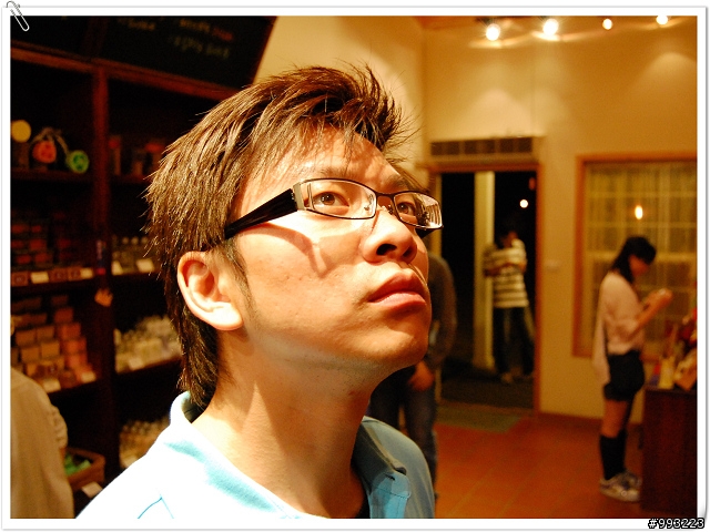 請問各位前輩,新手D40主人想買顆長焦距的鏡頭...