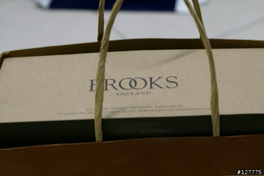 [意外]我明明只是去問問......(驚見BROOKS!!)