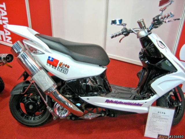 [分享]2008世貿機車展!!(小心~近百張圖)