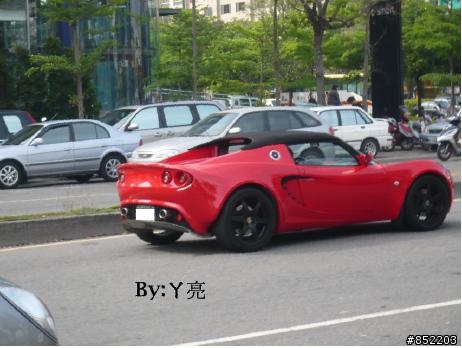稀有跑車LOTUS Elise S和賓特力 CGT出現台中街頭
