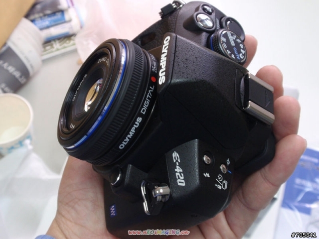 OLYMPUS E420+EM25F2.8，千辛萬苦入手開箱文