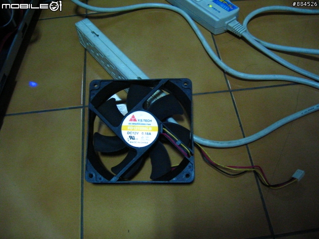 酷媽鐮刀風扇-會發電捏