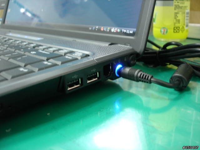 [分享]雙核獨顯~~V3807開箱文!!標榜T5850的CPU!!