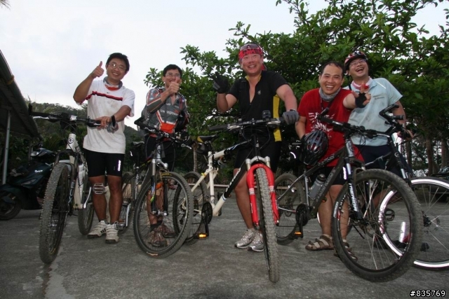台灣海岸的最後一片淨土-阿塱壹古道(一段車騎人多於人騎車的路線)