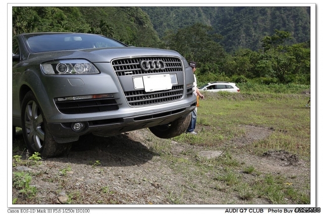 [貼圖] AUDI Q7 的照片 今天工作所拍  補成10張了
