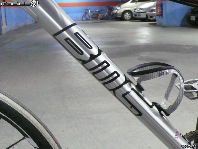 [分享]低調的華麗BMC team elite 02 年度心得報告 AND 08"FOX F100 RLC AND 08"XTR CARBON 後變