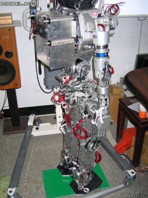 [徵人]整天玩機器人的工作，有人要來嗎?