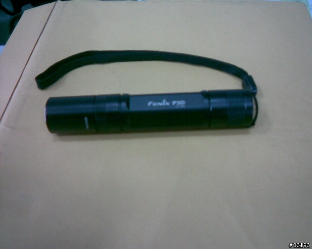 FENIX P3D Q5~215流明的超亮小鋼砲手電筒