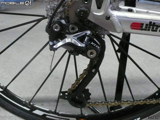 [分享]低調的華麗BMC team elite 02 年度心得報告 AND 08"FOX F100 RLC AND 08"XTR CARBON 後變