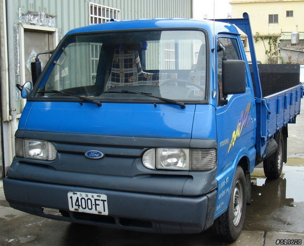 協尋藍色福特特貨車 車號:YI-5437的車子 失竊地點：高雄