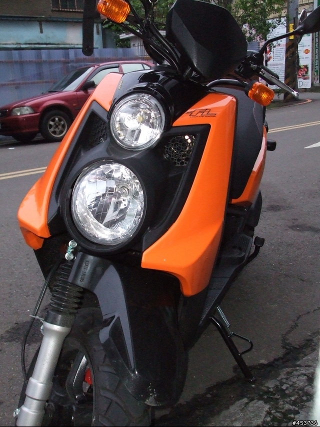 Orange    in    BW'S