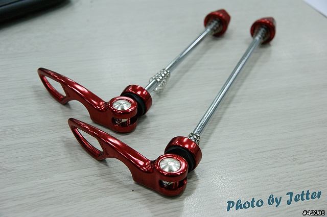 [新玩具Part II] 超值國產手編輕輪組(已補圖)...
