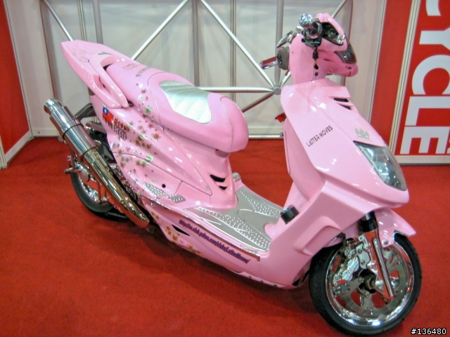 [分享]2008世貿機車展!!(小心~近百張圖)