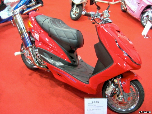 [分享]2008世貿機車展!!(小心~近百張圖)