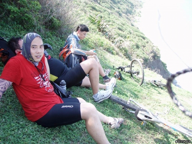 台灣海岸的最後一片淨土-阿塱壹古道(一段車騎人多於人騎車的路線)