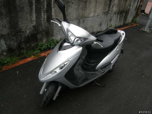 [分享] 低調高手125R~