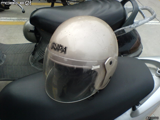 [分享]給女友最好的-AGV TI-TECH IL LAUREATO博士帽(4/28更新)