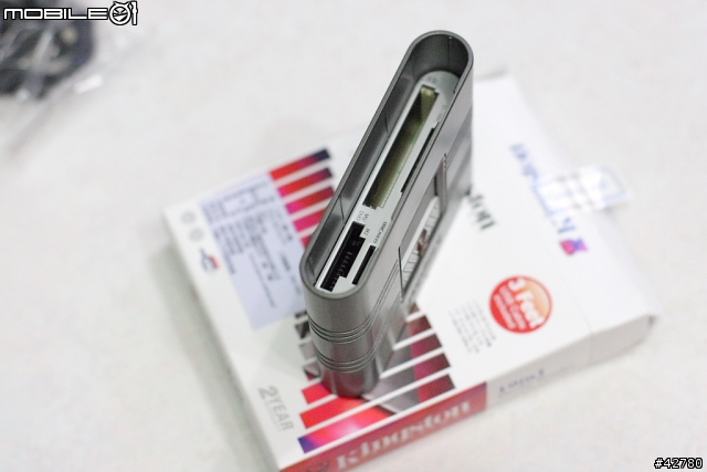 開箱＆簡單測試～ Kingston 19in1 Media Reader  金士頓 19合1 讀卡機