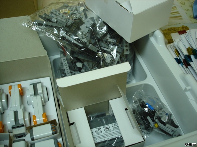 [開箱]偷玩小孩玩具~~樂高機器人教育版(LEGO MINDSTORMS NXT 9797)+補充零件套件9648
