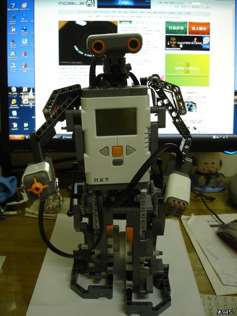 [開箱]偷玩小孩玩具~~樂高機器人教育版(LEGO MINDSTORMS NXT 9797)+補充零件套件9648
