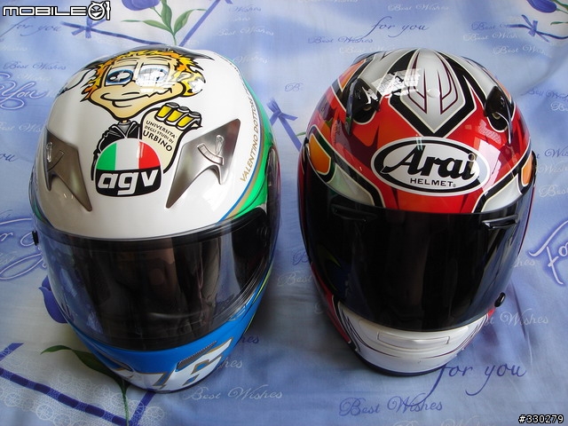 [分享]給女友最好的-AGV TI-TECH IL LAUREATO博士帽(4/28更新)